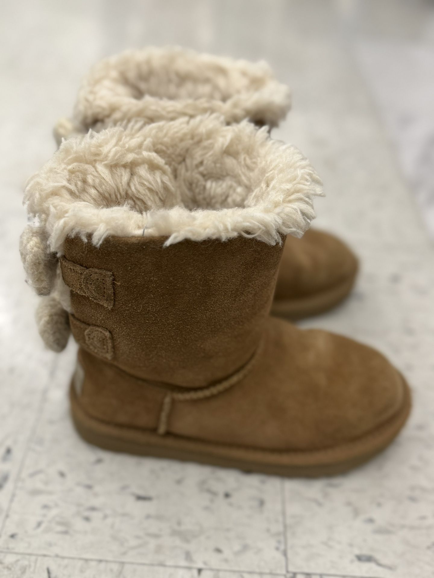 Ugg Bailey knit Bow Little Girl Size 12