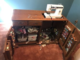 Sowing machine with table and tonsssssss of fabric