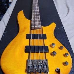 Ibanez SR700 Bass W/Hardshell Case