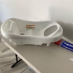 Baby bath tub 