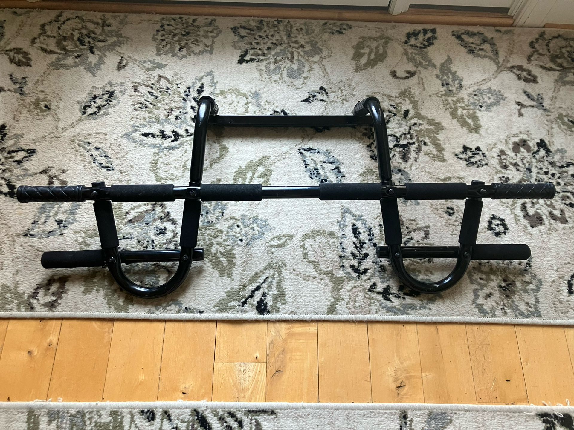 Pull Up Bar