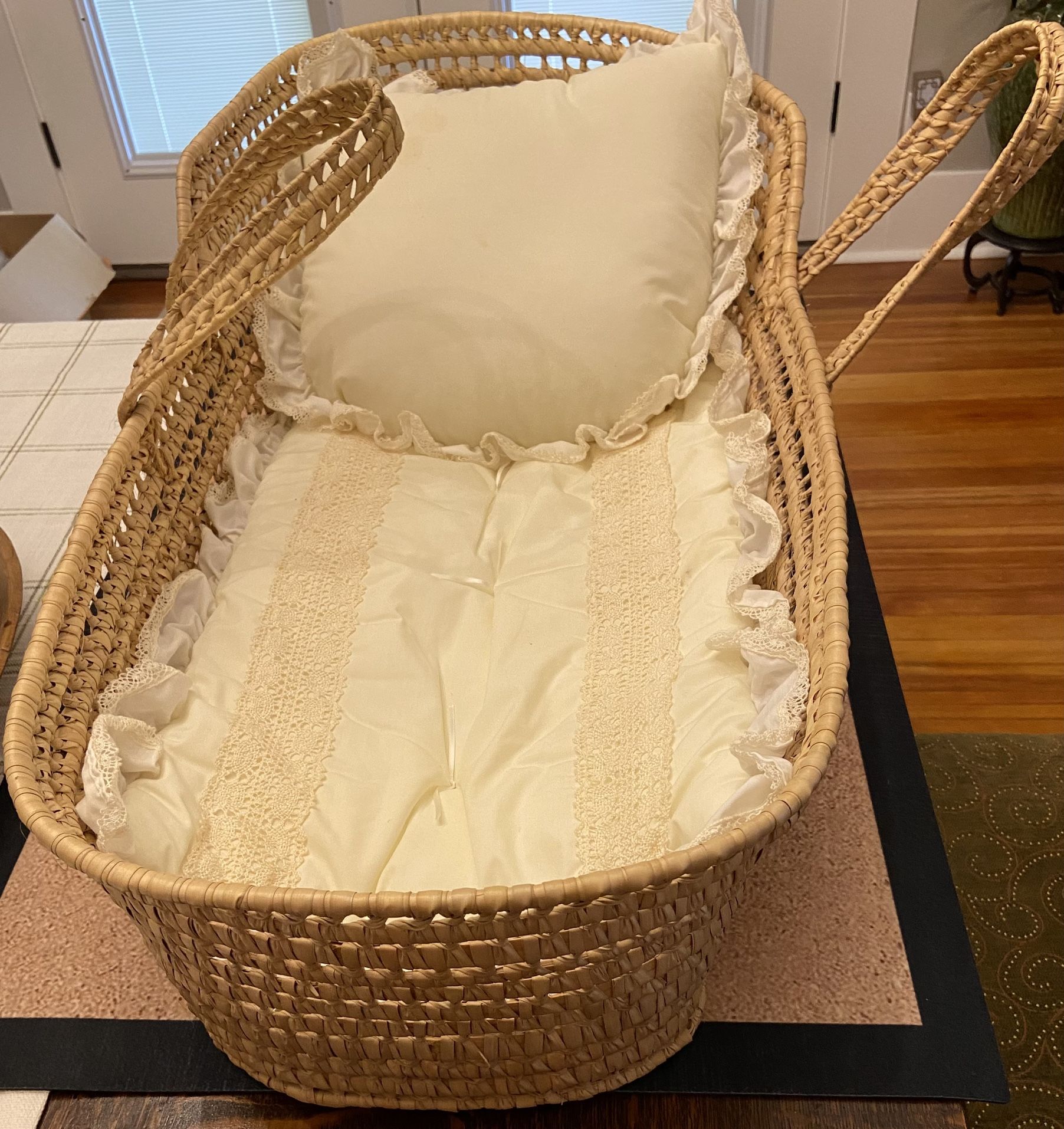 Baby Bassinet -wicker