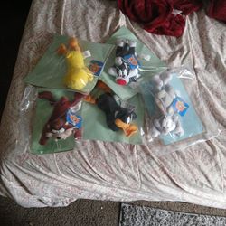 Looney Toons Lot! 5 Stuffies. 