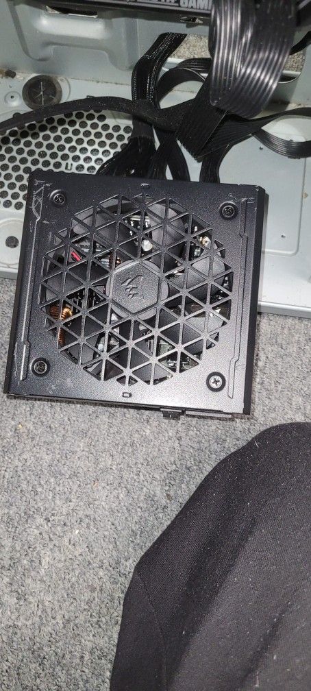 Corsair RM750e Fully Modular ATX psu 750w