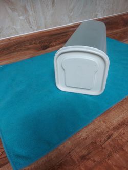 VINTAGE BREAD BOX PLASTIC