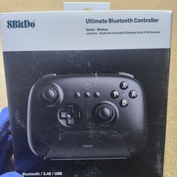 8BitDo Ultimate Bluetooth Controller with Charging Dock (Black Edition)