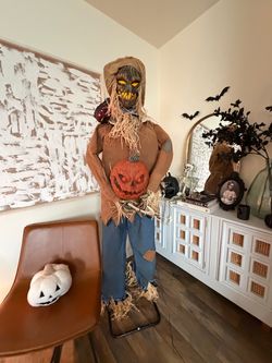 Scare crow with talking spooky jack o lantern Halloween decor animatronic