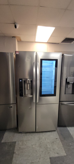 LG Side‑by‑Side Fridge w/ InstaView + Ice/Water – Stainless