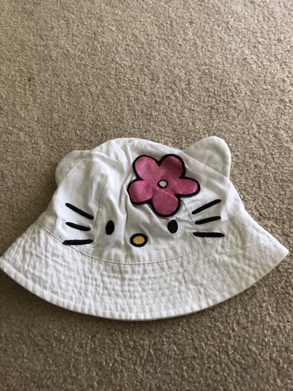 Hello kitty hat