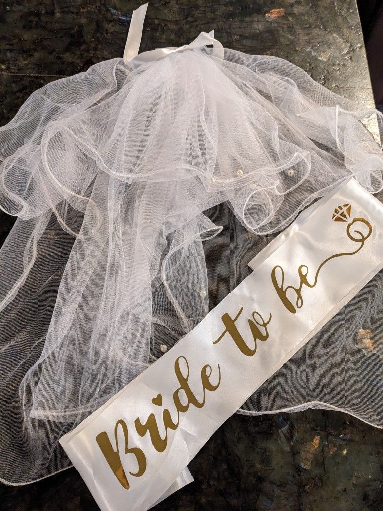 FREE - Bride To Be Veil & Sash
