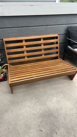 Free wooden bench
