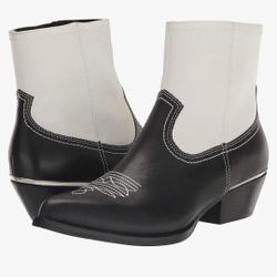 Brand New DKNY Lucas Cowboy Boots Size 8