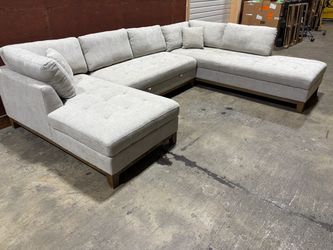 Thomasville Tavish Sectional Couch with Storage