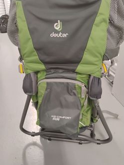Deuter Kid Comfort Air. It is a framed child carrier designed specifically for hiking and travel, featuring a focus on maximum ventilation for both th