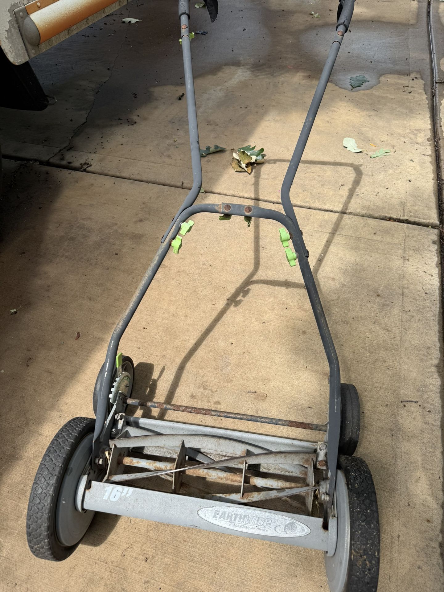 Earth wise 16” Push Behind Reel Lawn Mower