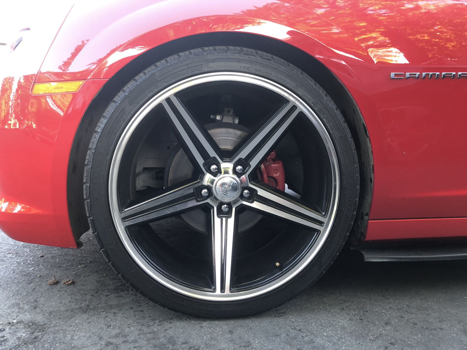 Wheels iroc black 22’ whit tires