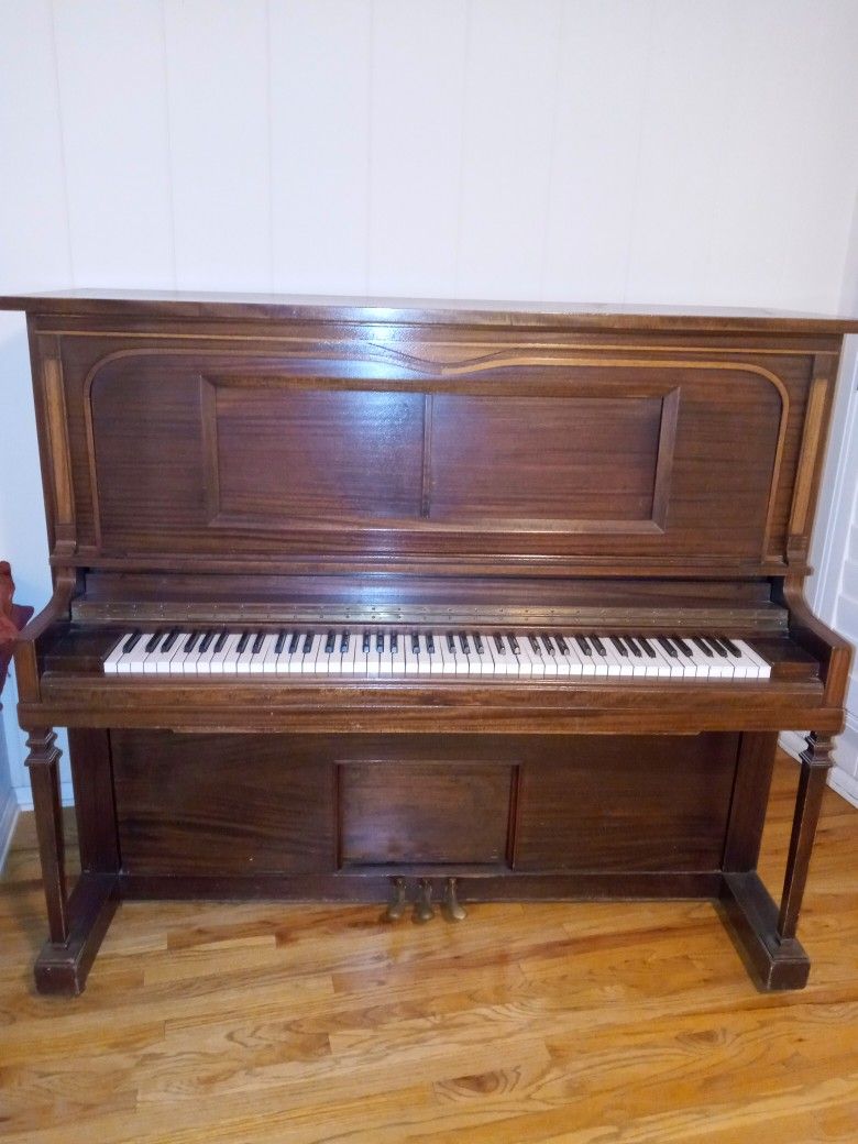 Free Piano Come Get It!