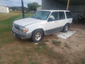 2000 Ford Explorer