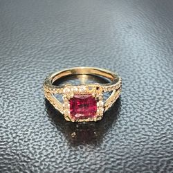 Yellow Gold Ring With Red Stone 