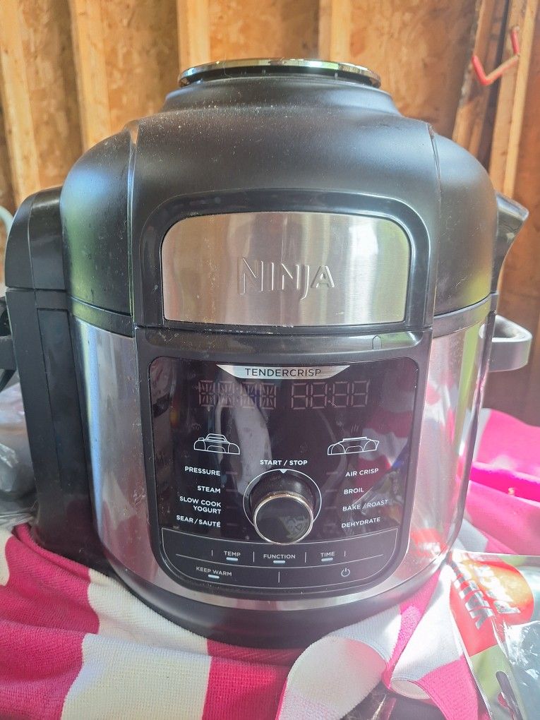 Ninja Foodi Max 9-in-1 Multicooker Air Fryer Pressure Cooker Pot