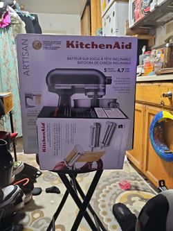 ** KitchenAid ARTISAN  Tilt Head Stand Mixer **