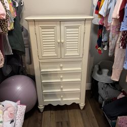 White Dresser/Jewelry Chest