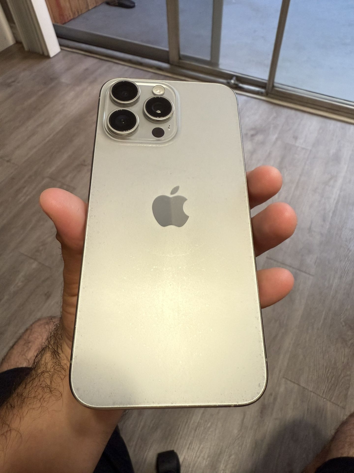 iPhone 15 Pro Max
