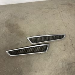 2PC left or right Set 2010-2013 acura MDX Front Bumper DRIVER Lower Grille & Silver Trim 