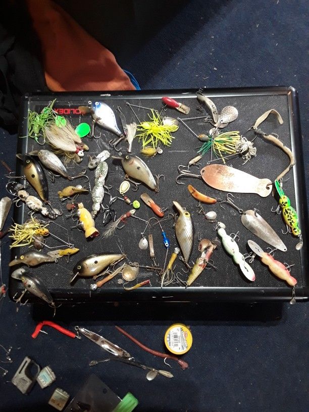 Vintage "Old Pal " Tackle Box  with Lures