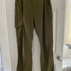 Columbia Men’s Omni-Shade Cargo Hiking Pants Size 34X34 Color Khaki Green