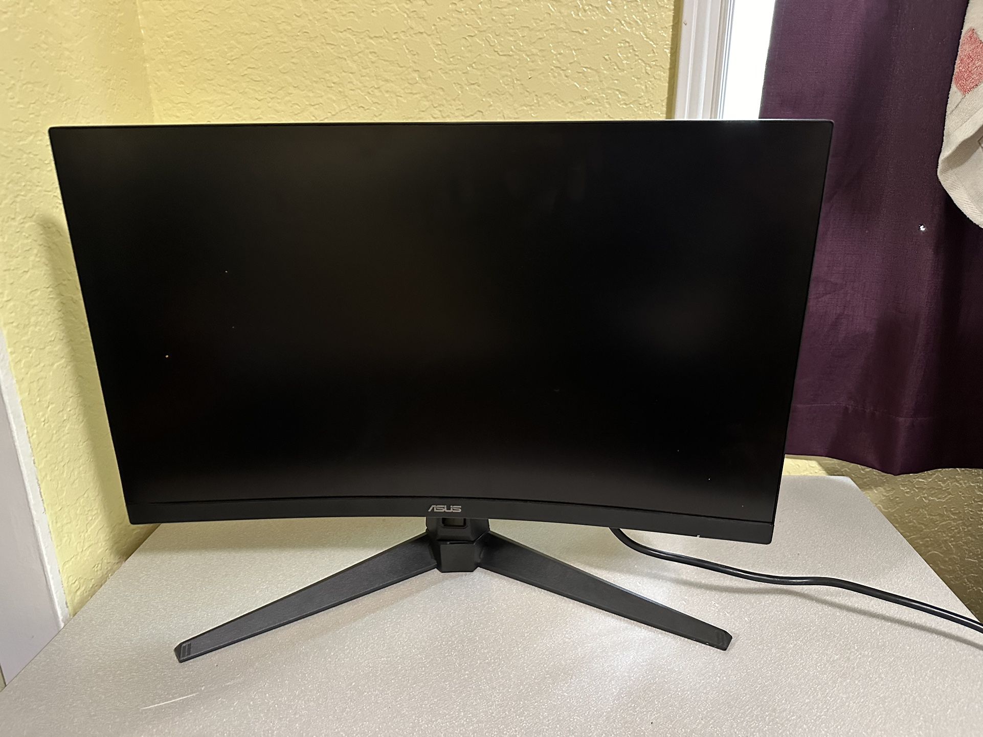 Monitor Asus Tuf Curved 144hz