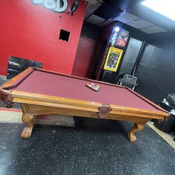 POOL TABLE FOR SALE !