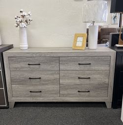 New 6 Drawer Dresser ( New In Box)