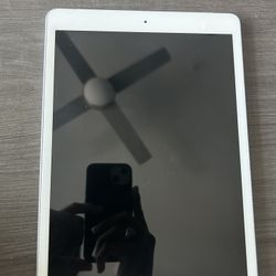 ipad 7th Gen Cellular + Wifi 32gb