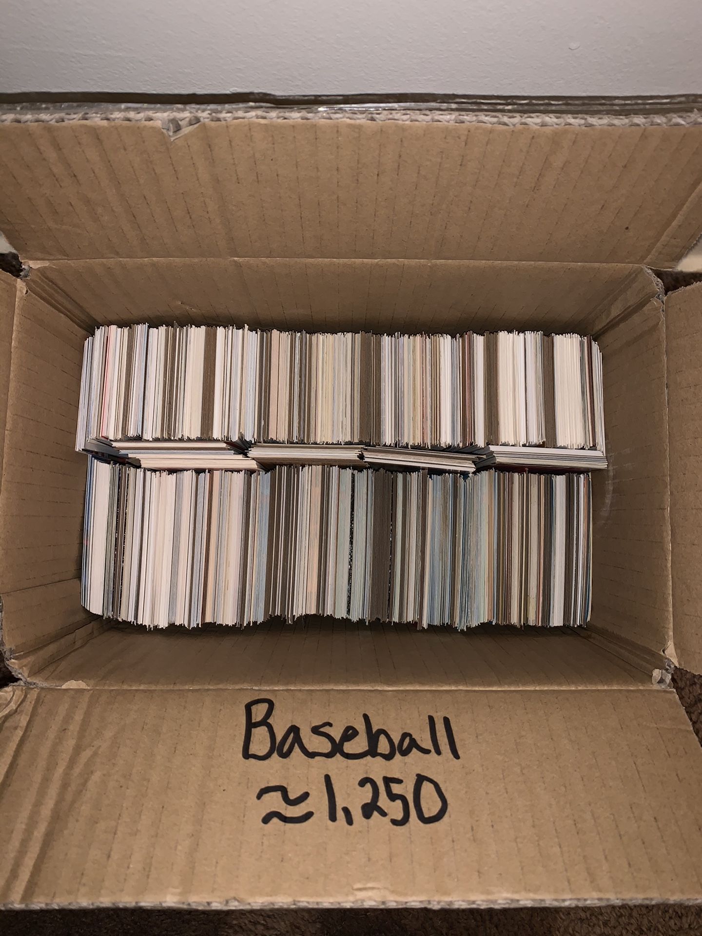 MAKE OFFERS!! Box of Vintage Baseball Cards (Lot of About 1,250 Cards Estimation)