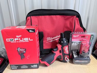 Milwaukee M12 impact kit + screwdriver