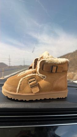 UGG boots size 8w