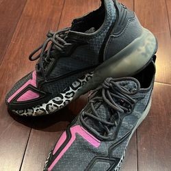 Women’s Adidas Shoes Size 8