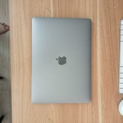2022 M2 MacBook pro 13