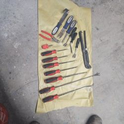 Snap On Tools, Screwdrivers And Wire Cutters 