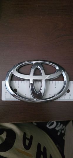 Genuine Rear Chrome Emblem Fits 2006-24 Toyota Models Yaris, Camry, Rav4, Sienna, Sequoia