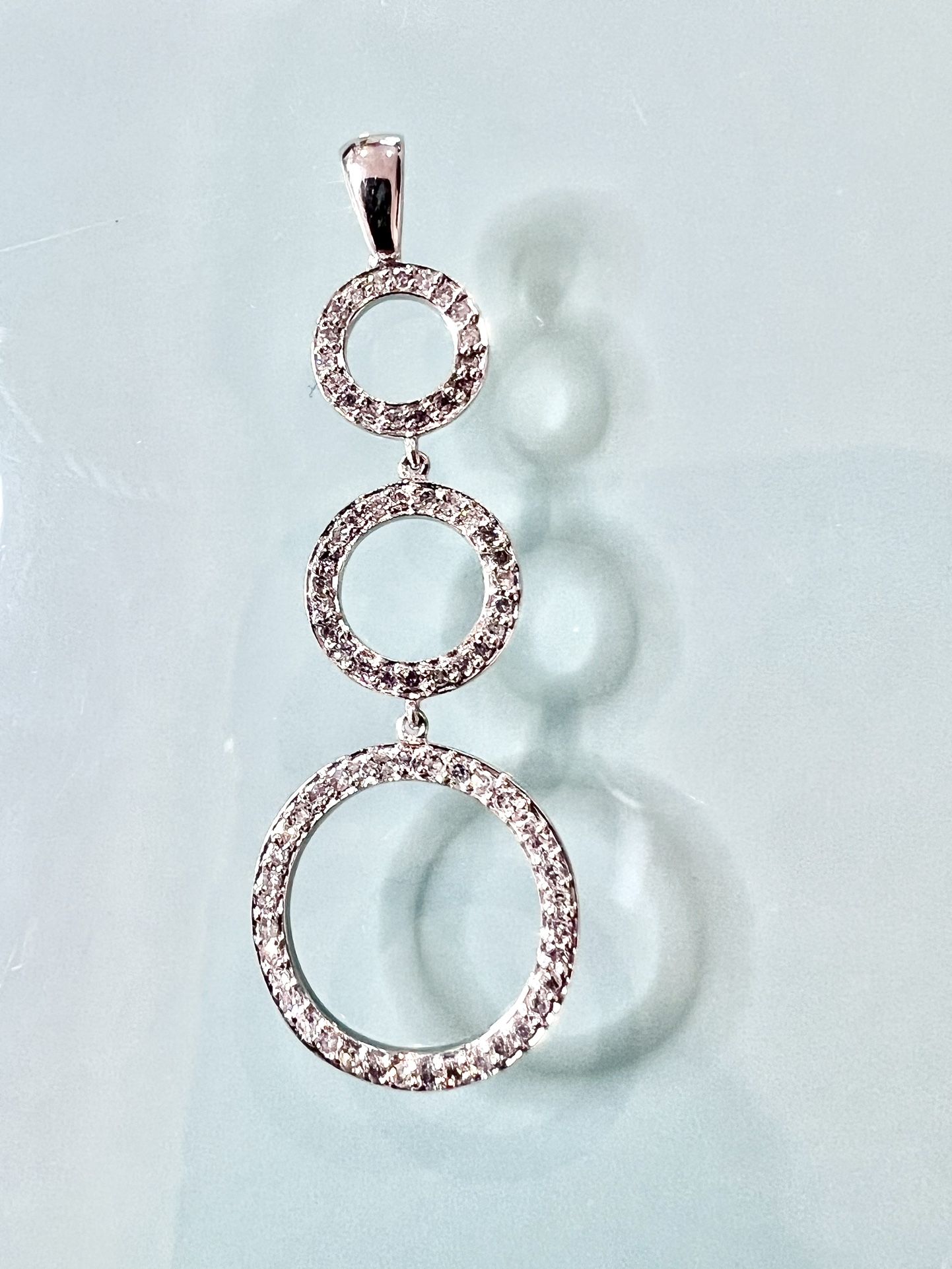 💎 Beautiful 14KT White Gold, Ladies Diamond Circle Of Life, Floating Eternity Pendant