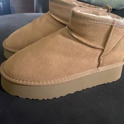 UGG Classic Ultra Mini Chestnut Suede Boots Men 9. Women 10