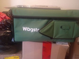 Wagstro cat habitat with heating pad