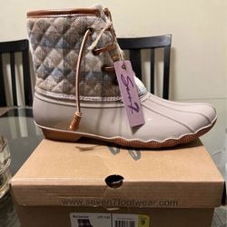 New seven7 rain boots size9 