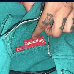 Supreme Small Box Logo Hoodie 