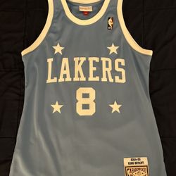 Mitchell & NessNBA Authentic Jersey 'Los Angeles Lakers - Kobe Bryant 2004-05' - Used. Large