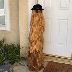 Halloween The Adam’s Family 4-ft Freestanding Musical Animatronic