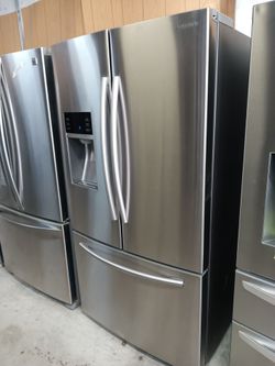 Samsung refrigerator french door stainless steel ♦️ everything works good 💯