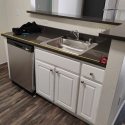 Quartz Countertop $100